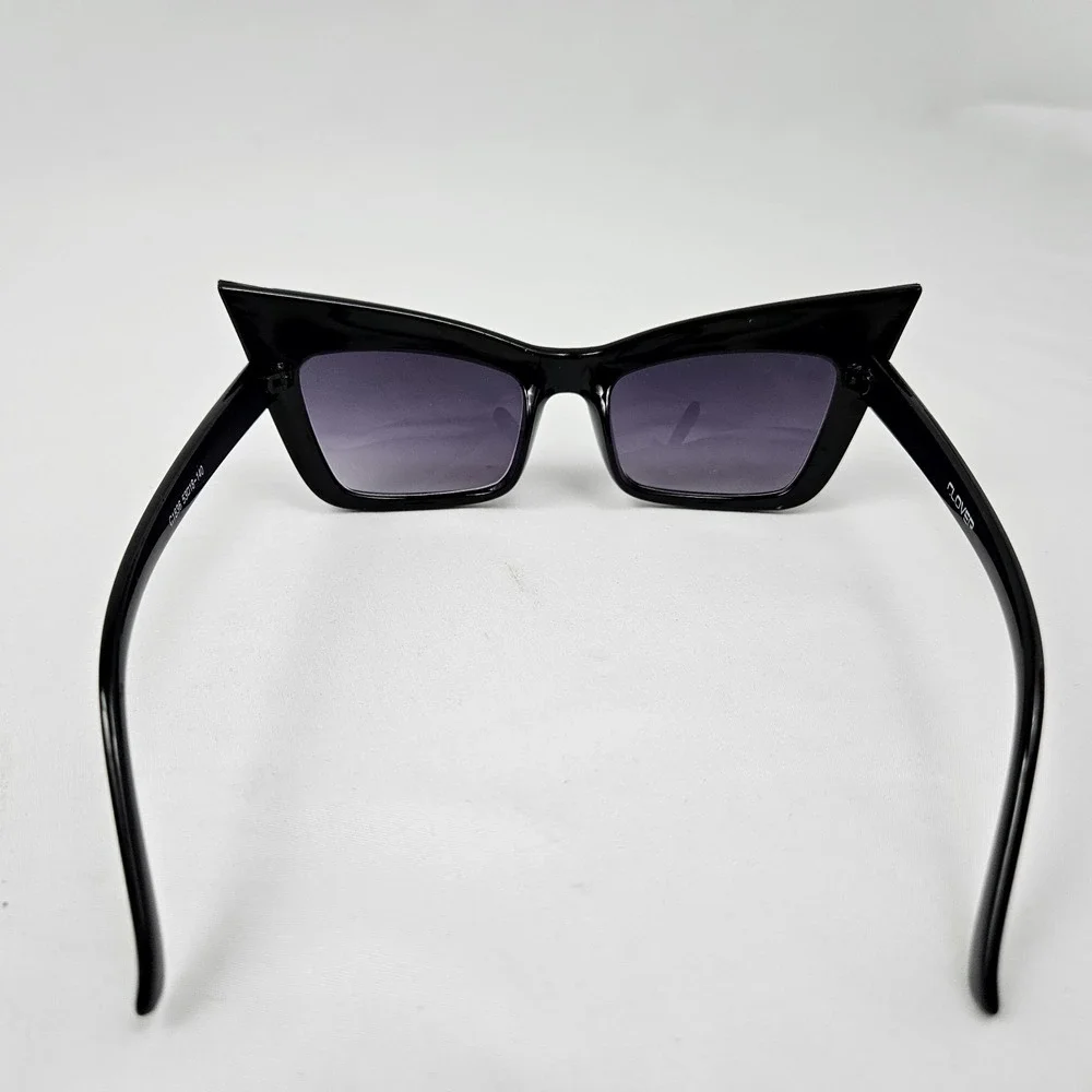 Vintage Clover Sunglasses Cat Eye Retro Pointy Black Silver MCM 1990's